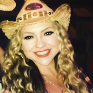 Meet your Posher, Yvette